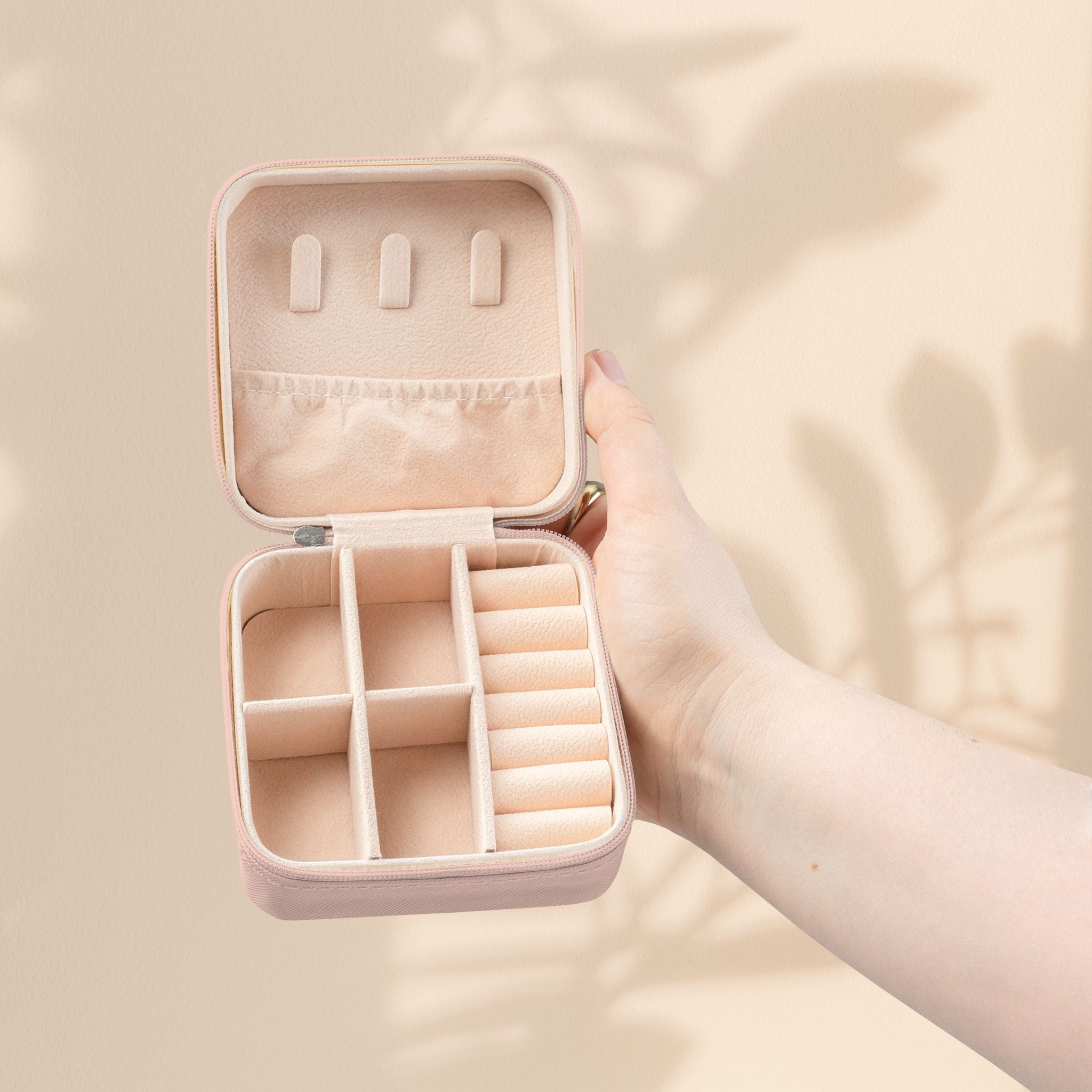 Jewelry Travel Case — 'Aunts Are All Heart'