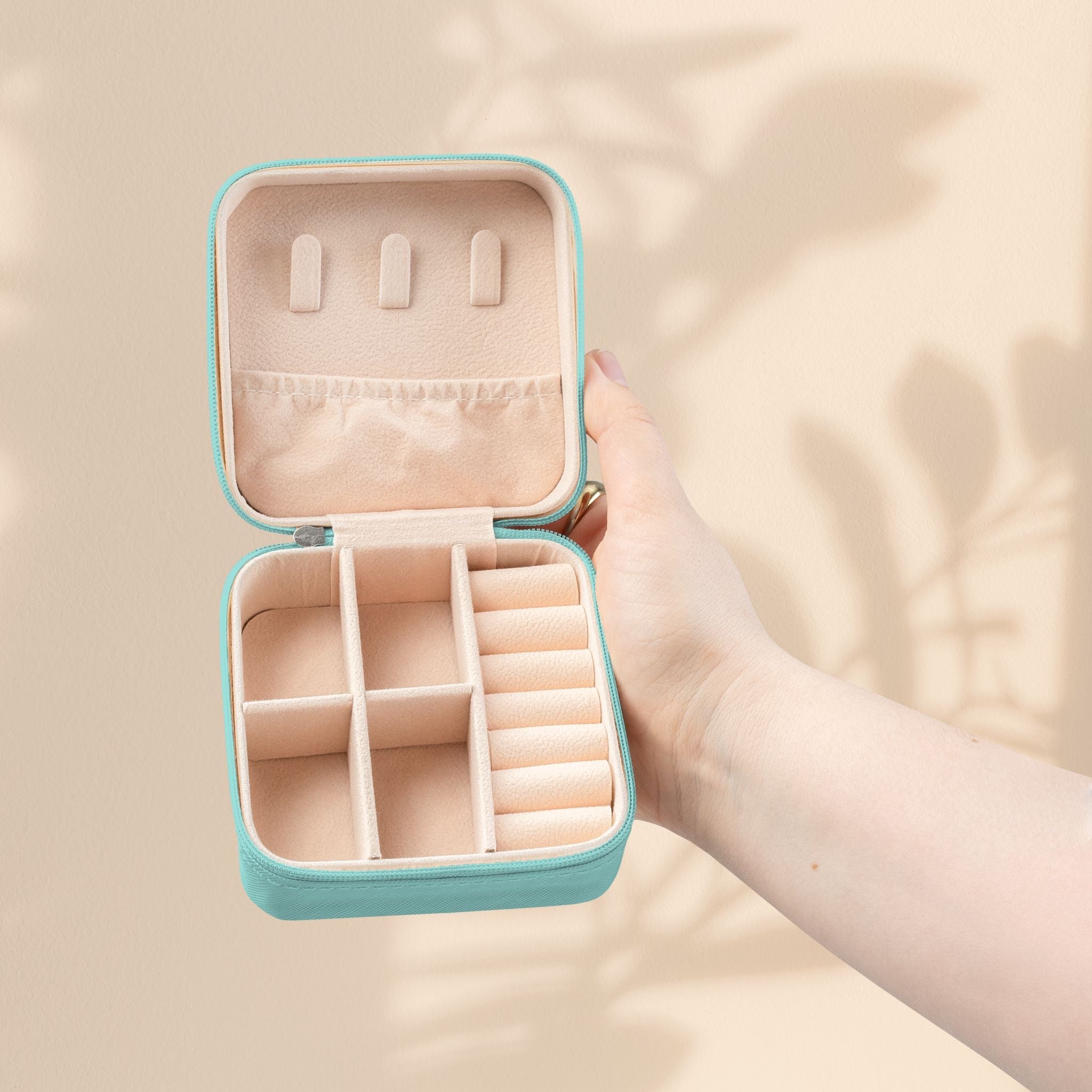 Jewelry Travel Case — 'Aunts Are All Heart'