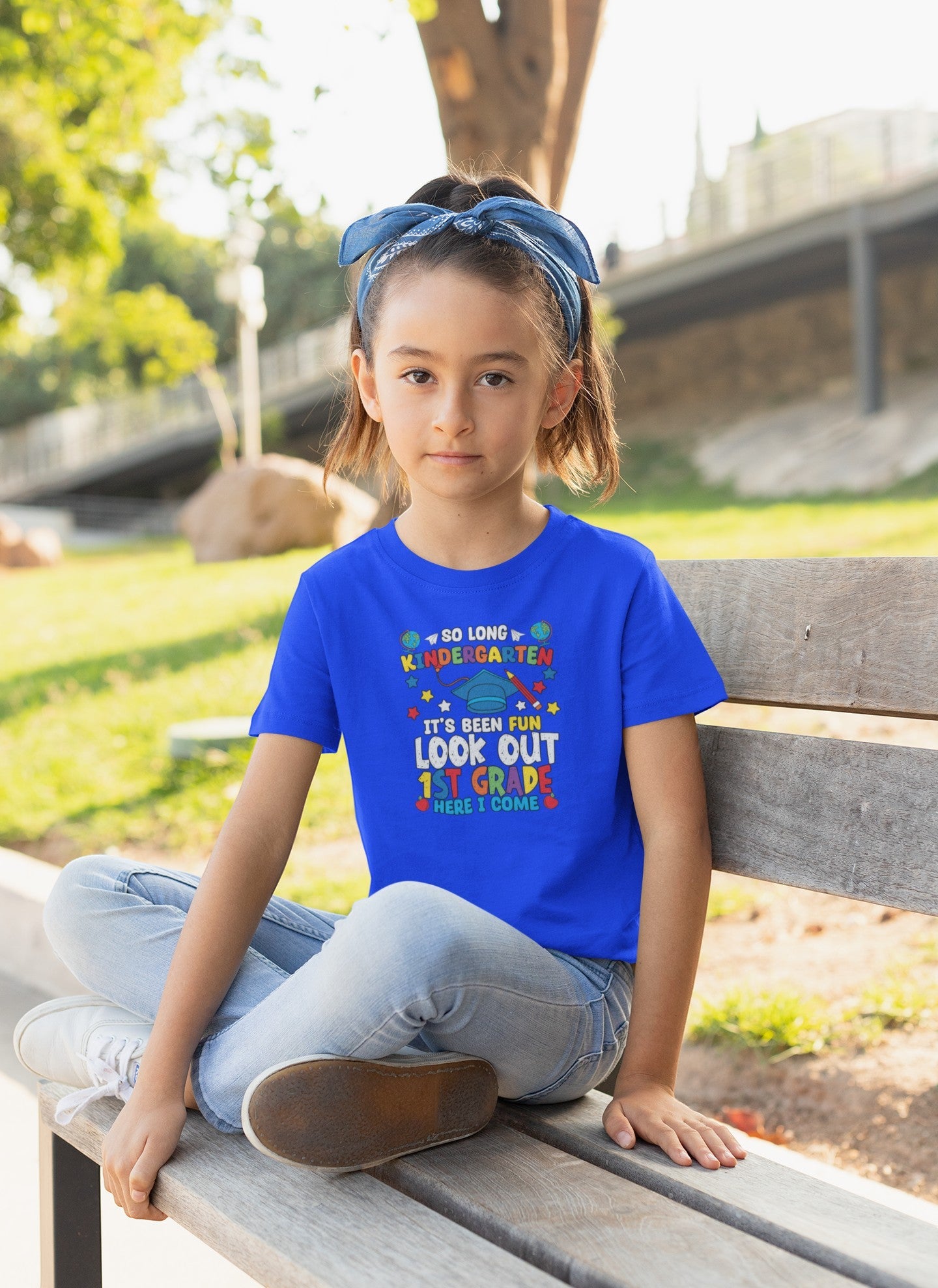 Look Out First Grade Here I Come T-Shirt - Kindergarten to 1st Grade Transition T-Shirt
